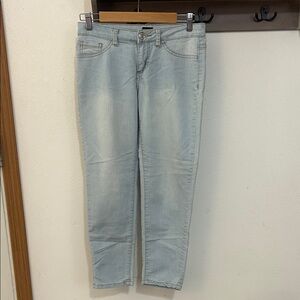 Rue21 Light Wash Women's Cropped Jeans size 7/8